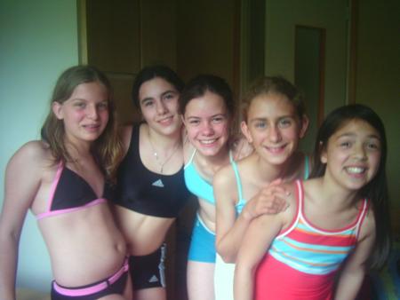 Flo,moi,margot,mathilde et caro.....